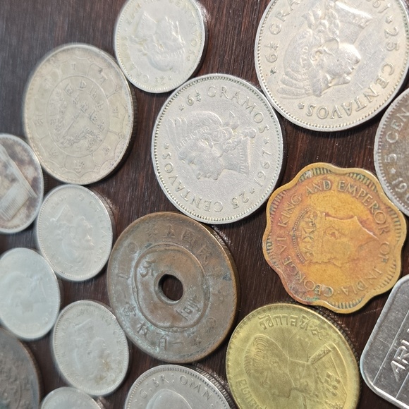 Foreign Coins Mixed Lot - Picture 4 of 5